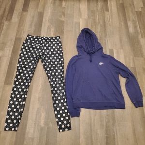 2 piece Nike Hoodie and Legging Bundle Size Medium
